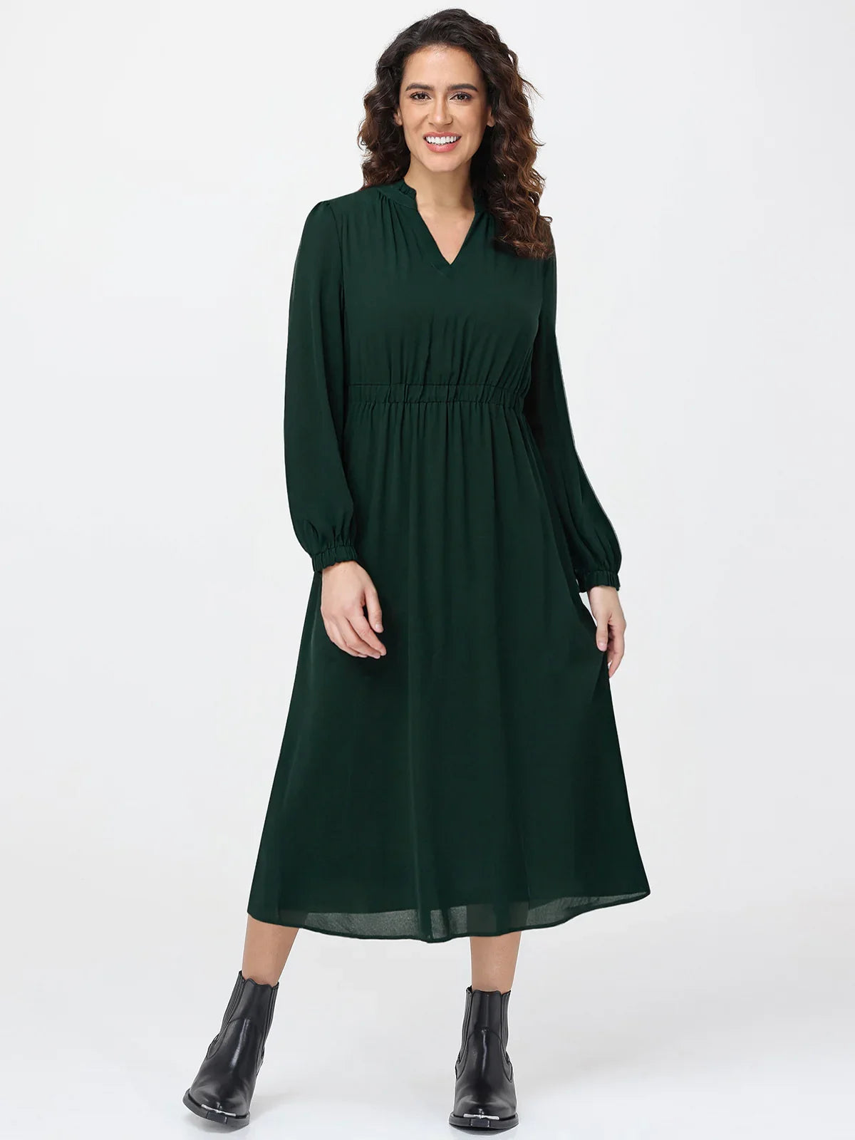 storm green dress Truthfully, I have never seen drawn so beautifully, in almost 50 years of faithful reading. : r/xmen utilizing diagonal seams to create a flattering Dark Green Mesh Ruched Column
