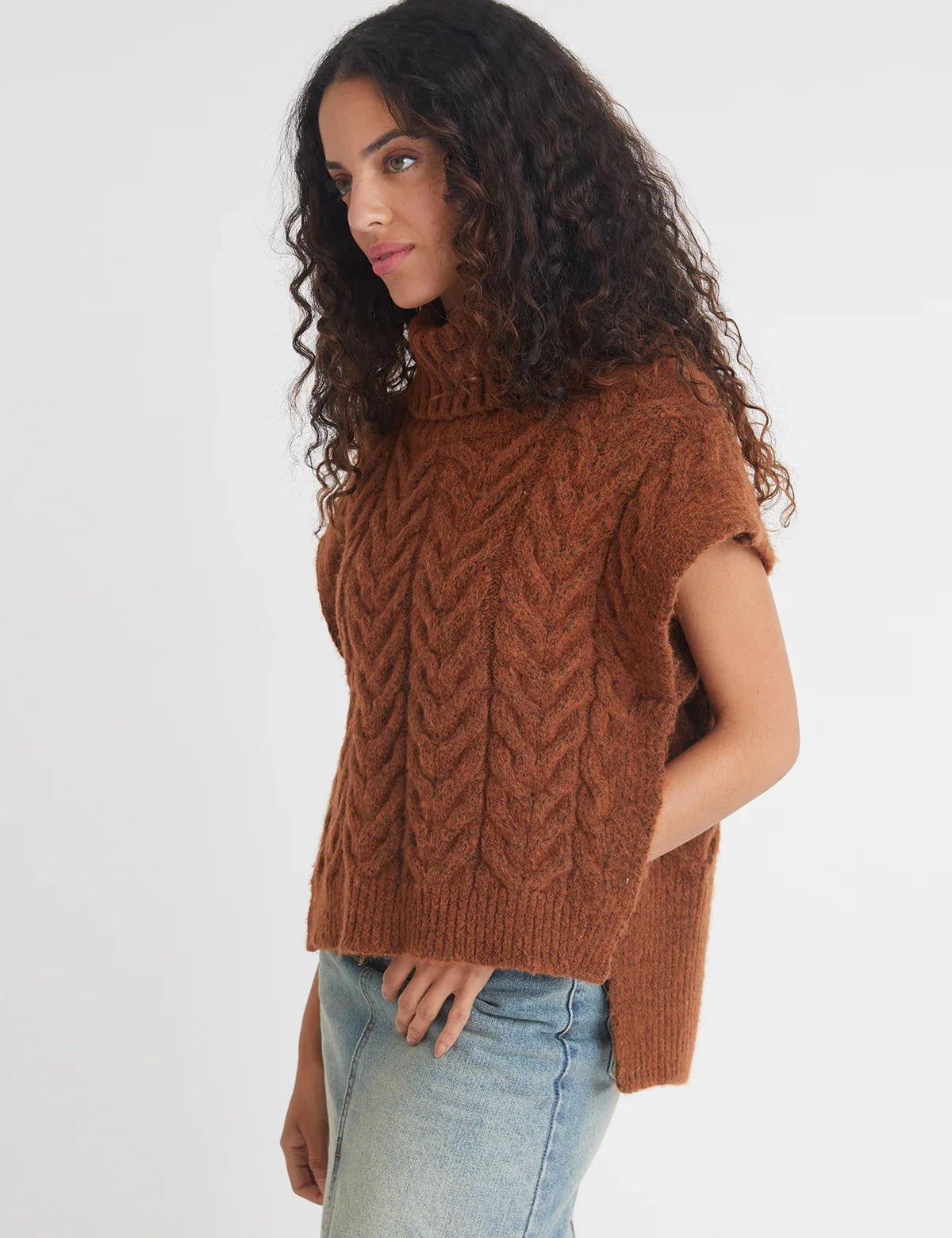 Cotton Cable Crewneck Vest