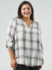 Plus Plaid 3/4 Sleeve Popover Blouse