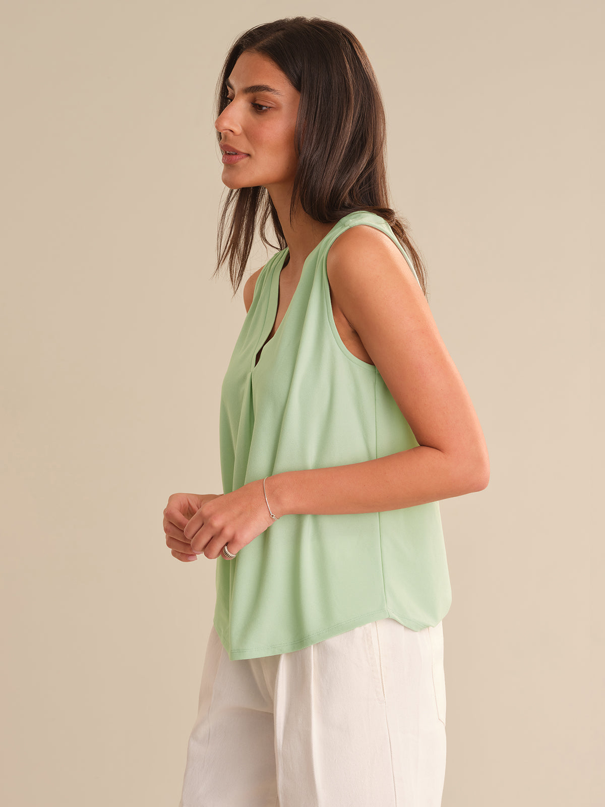 V-Neck Smocked Shoulder Cool Feel Top