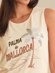 Beige tank top with 'Palma de Mallorca' design featuring a palm tree and mountains.